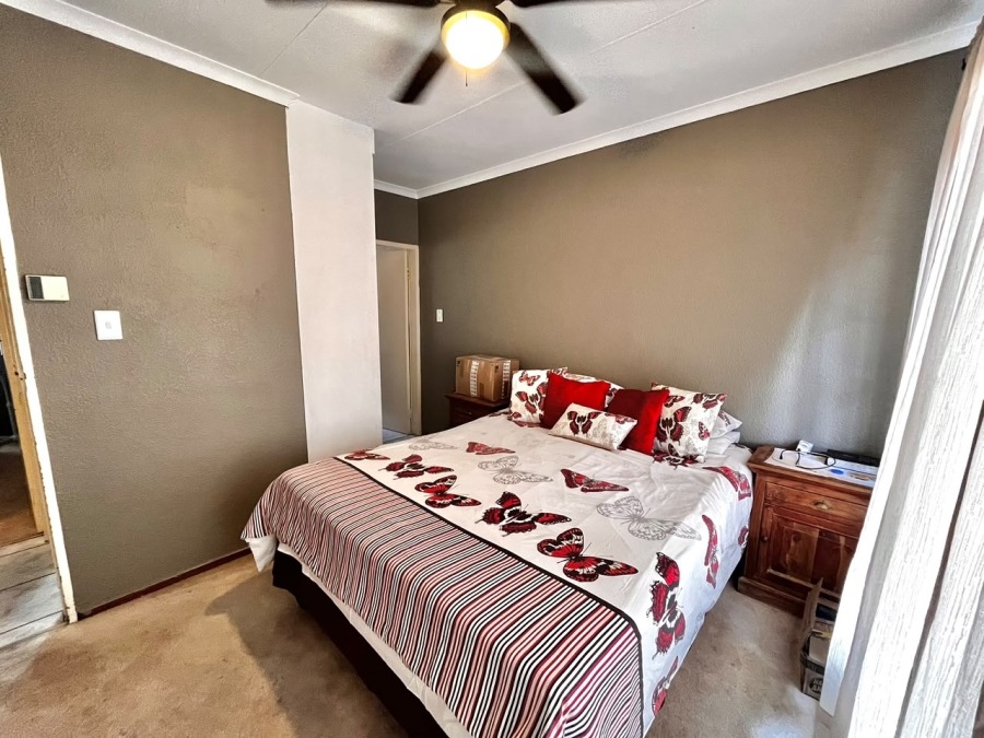 2 Bedroom Property for Sale in Safari Gardens North West